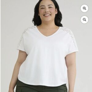 Women top size 1X Classic V-Neck Lace Shoulder - White new